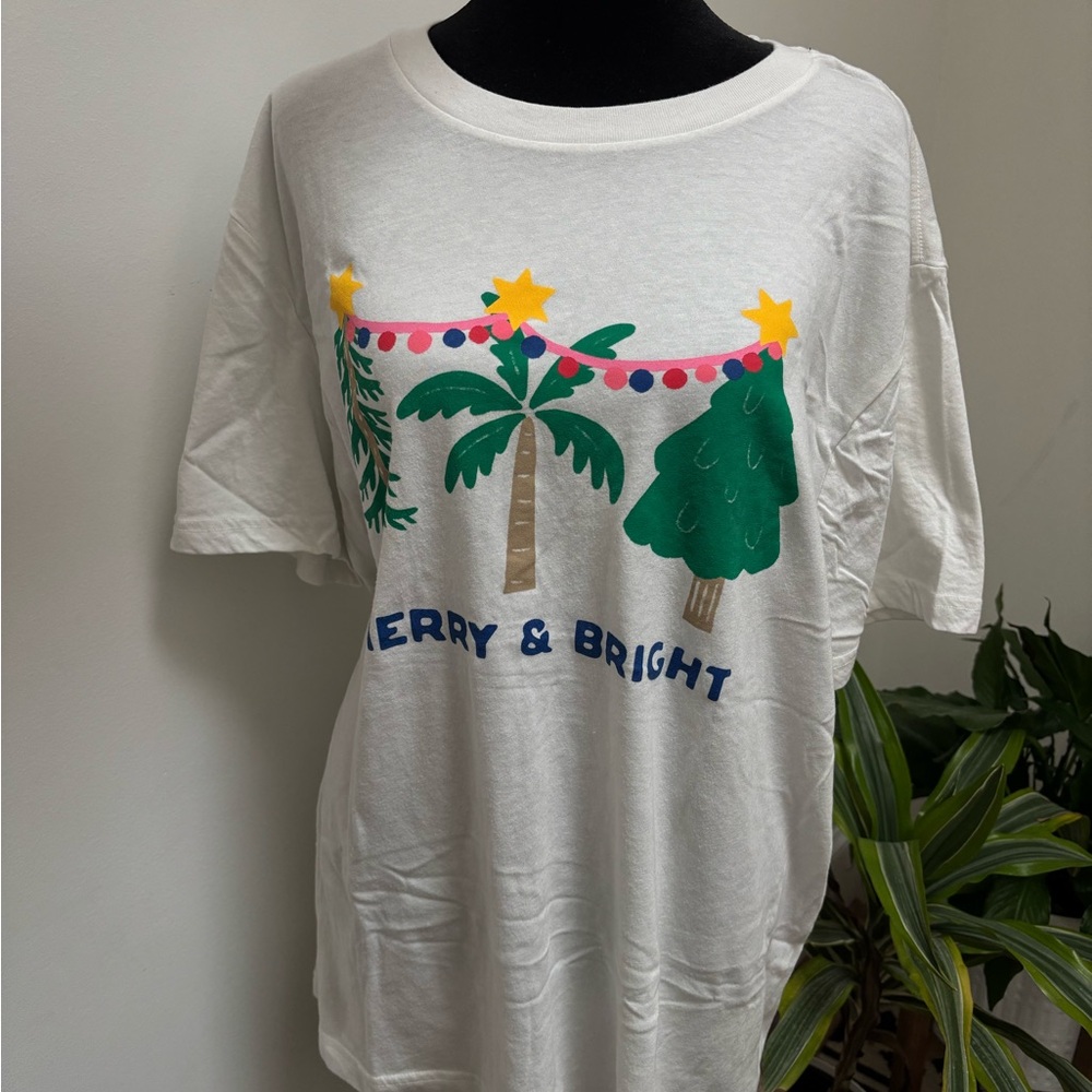 Old Navy White Short Sleeve Tee with Festive Print